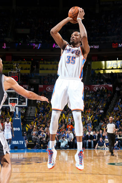 亚冠卡位生死战！布里兰主场无敌争出线，江原FC客场搏命追积分（亚冠关键卡位战：布里兰主场强势冲击出线，江原FC客场背水抢分）