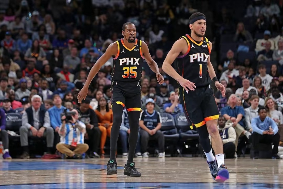 哈登：现阶段胜利是我们唯一的目标，所以我必须做我该做的事（哈登：目前胜利至上，我会做好分内之事）