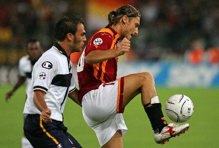 英超半场：泰特、威尔逊破门，维卡里奥送空门，热刺2-0富勒姆（英超半场战报：热刺2-0富勒姆，泰特、威尔逊破门，维卡里奥失误送空门）