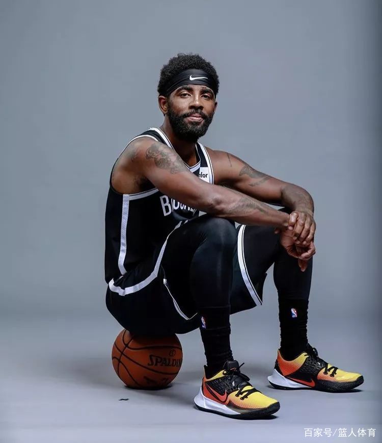 杰伦·布朗独挑大梁！多项数据位列联盟榜首（杰伦·布朗火力全开！多项数据领跑全联盟）